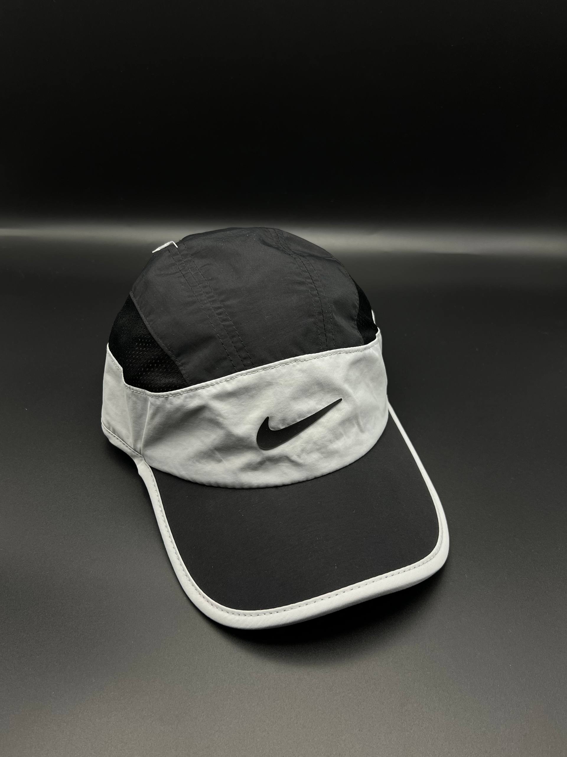 Nike gri
